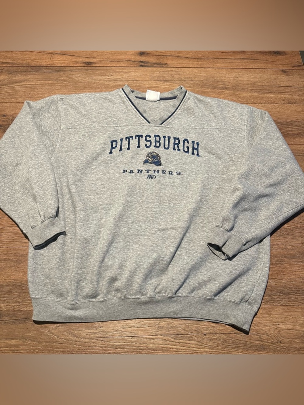 Pittsburgh University Panthers Crewneck Sweatshirt Grey V-neck Size XL